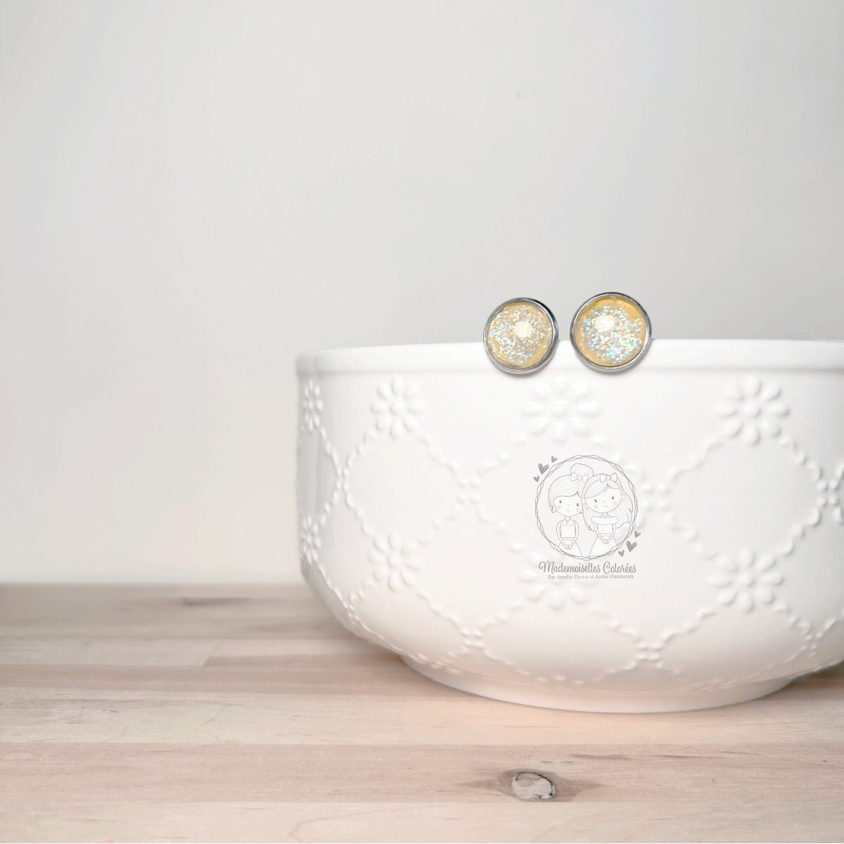 Boucles d'oreilles Clous jaune pâle pailletées