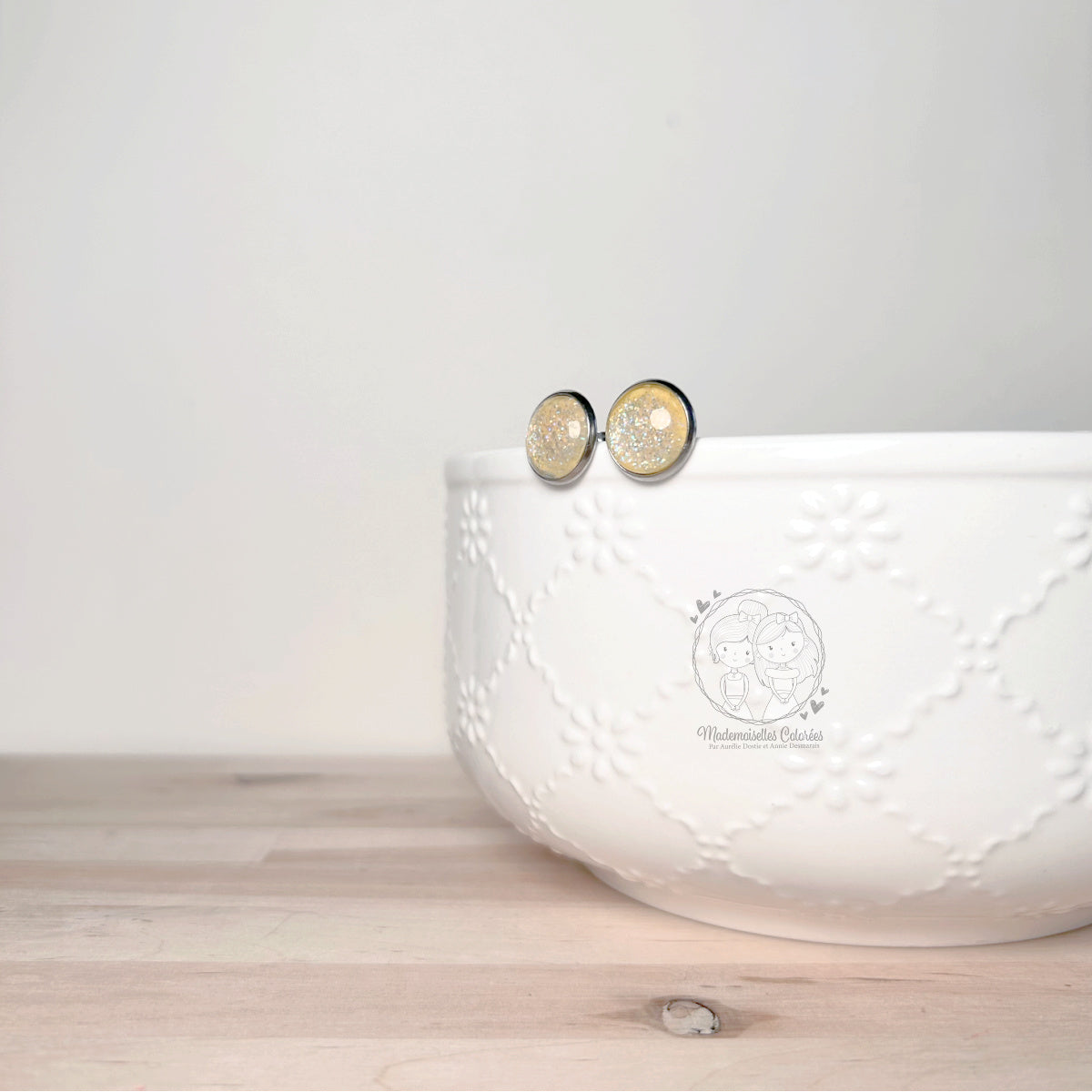 Boucles d'oreilles Clous jaune pâle pailletées