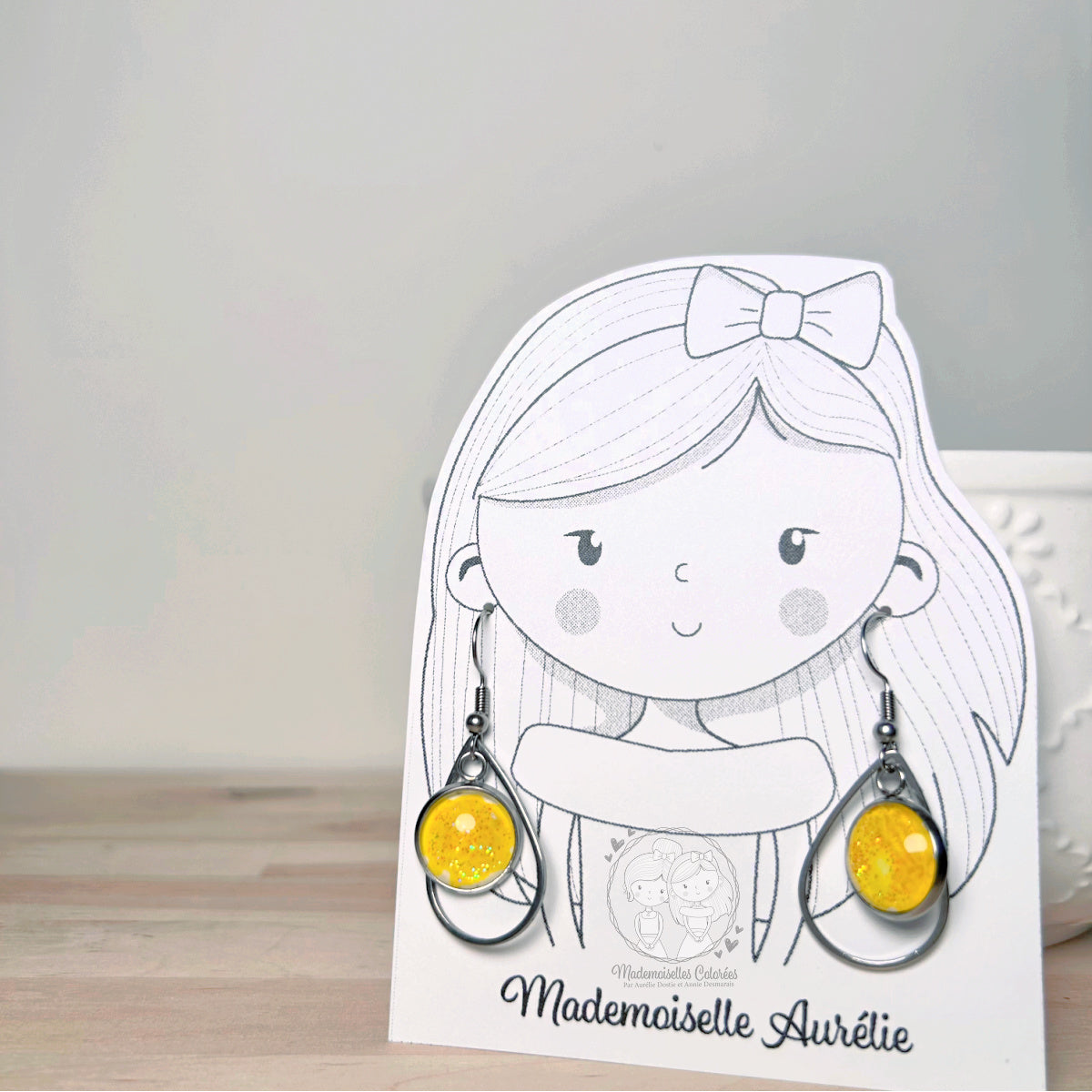 Boucles d'oreilles Pendantes gouttes jaunes pailletées