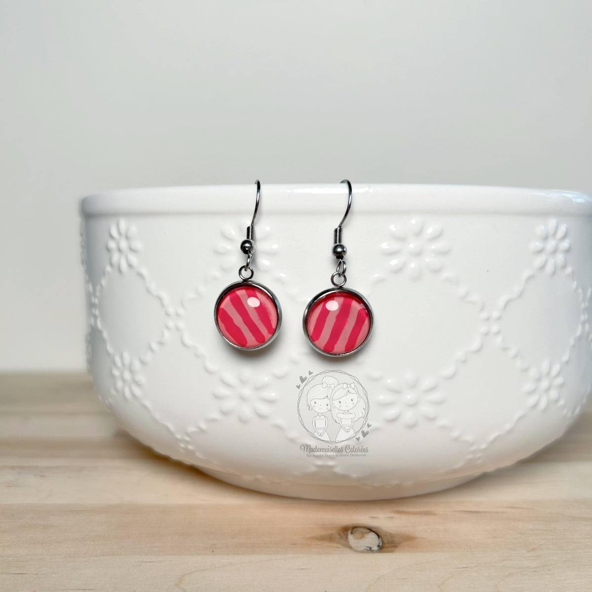 Boucles d'oreilles pendantes lignées rose